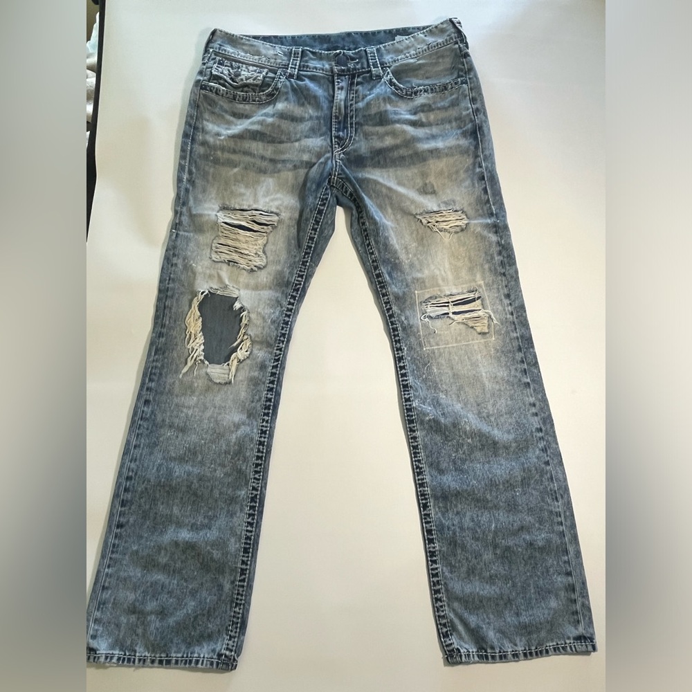True religion men’s Distressed Light Wash Ripped Jeans 084
